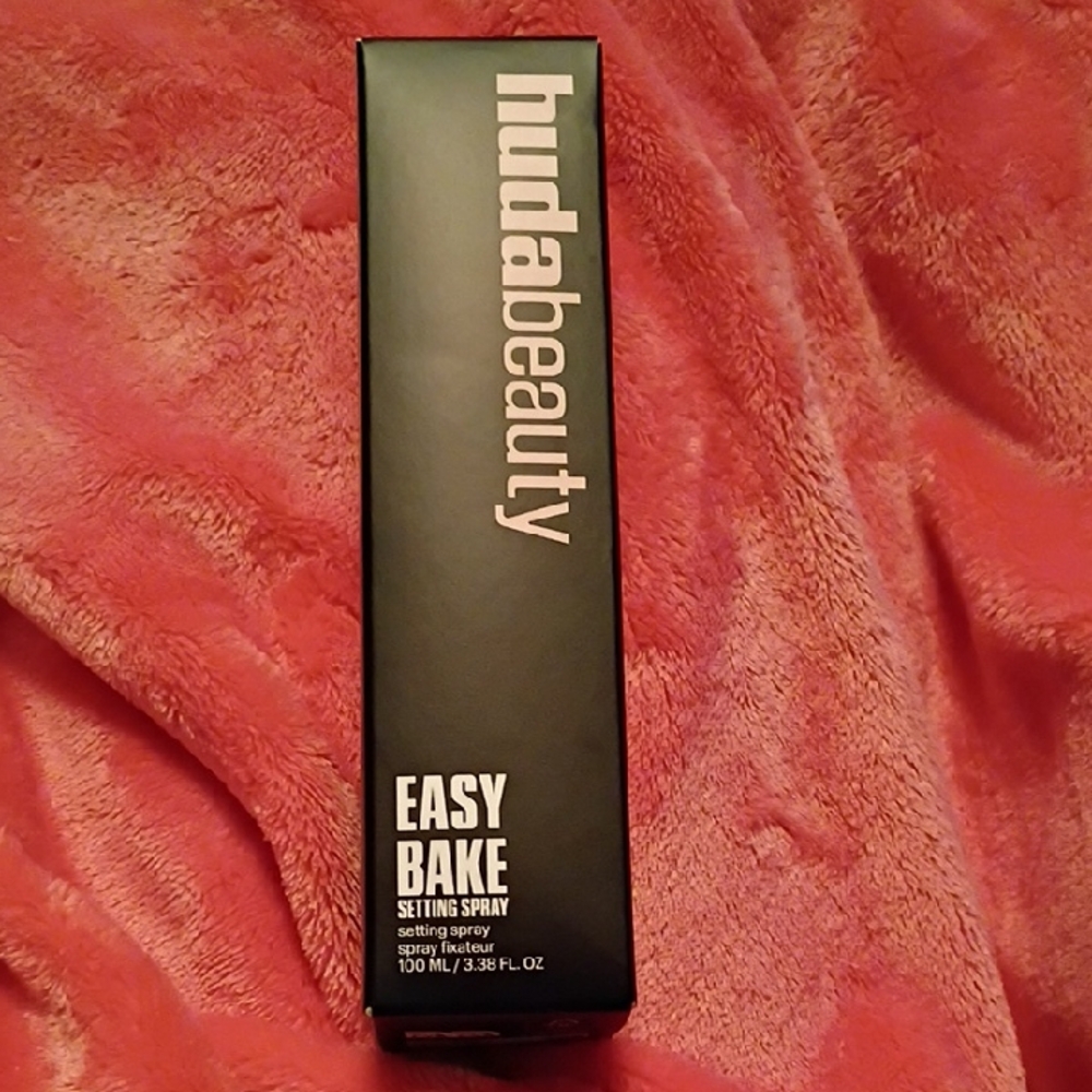 Huda Beauty Easy Bake Setting Spray